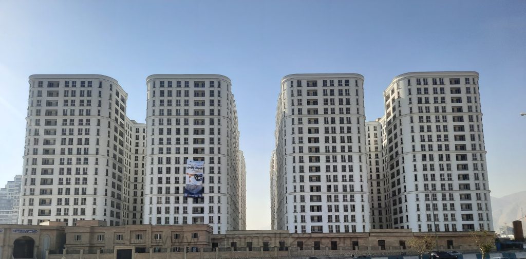 نمای پروژه رونیکا پالاس کوهک از سمت بزرگراه آزادگان